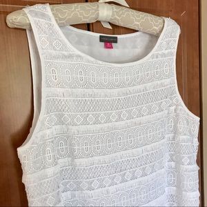Women’s Vince Camuto White Sleeveless Top, size M